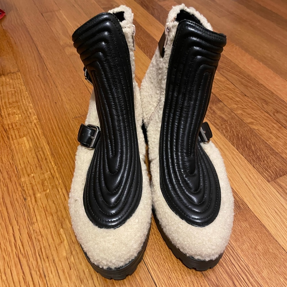 M4DE Shearling Boots